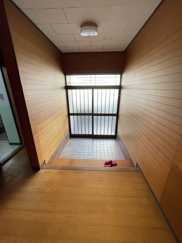 和歌山市栄谷・中古戸建・54635の玄関