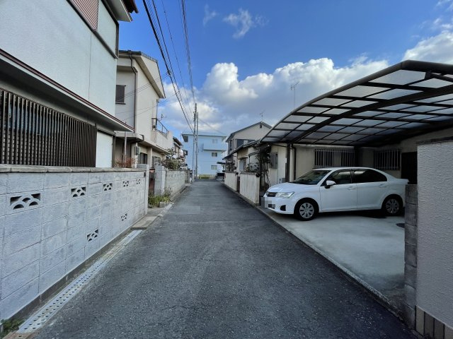 和歌山市栄谷・中古戸建・54635の前面道路含む現地写真