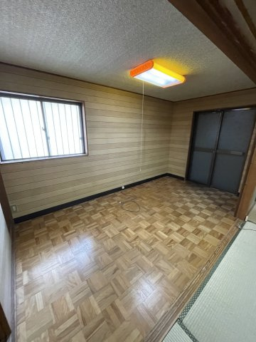 和歌山市栄谷・中古戸建・54635の洋室