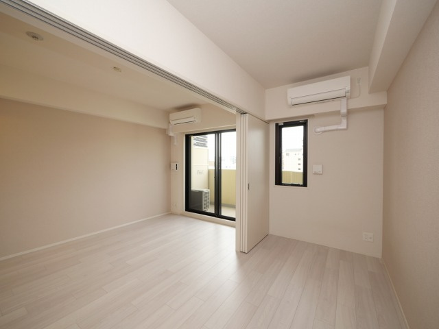 スプランディッド新大阪Ⅴの洋室