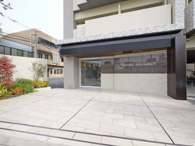 スプランディッド新大阪Ⅴのエントランス