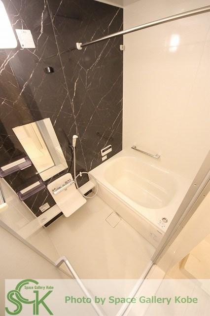 ラ　コンフィアンス明石の浴室|※お部屋により仕様が異なる場合があります。