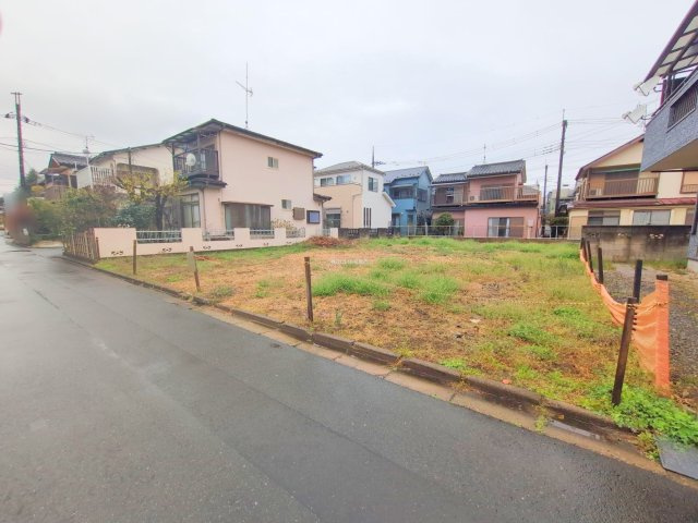 入間郡三芳町大字藤久保の売地の外観|◇現地◇
現況更地につき取り壊し費用等不要！
広い土地ですので、専用住宅はもちろん、二世帯住宅、アパート併用住宅などにもご活用いただけます。