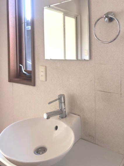 高島市マキノ町沢中古戸建の独立洗面台