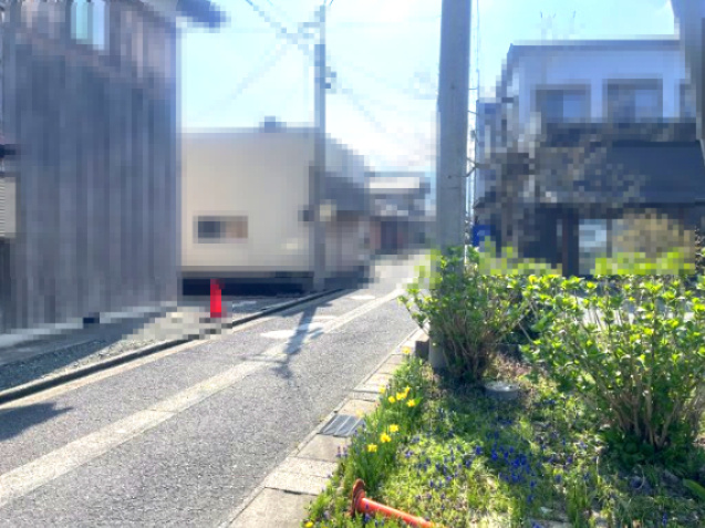高島市マキノ町沢中古戸建の前面道路含む現地写真