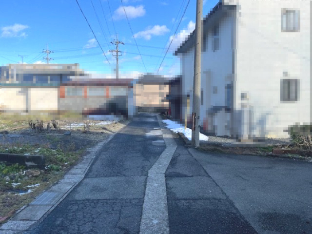 高島市マキノ町沢中古戸建の前面道路含む現地写真