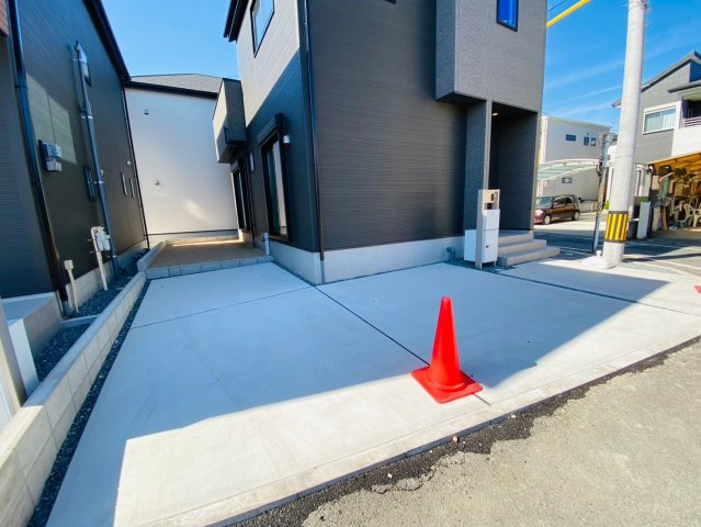 リナージュ／東区若葉23-1期／２号棟の駐車場|カースペースがあります。