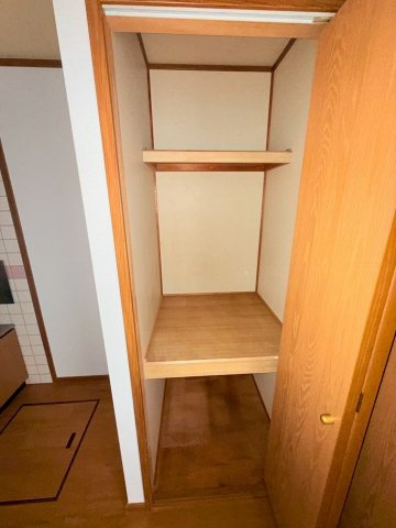 サニーコート六田１の収納