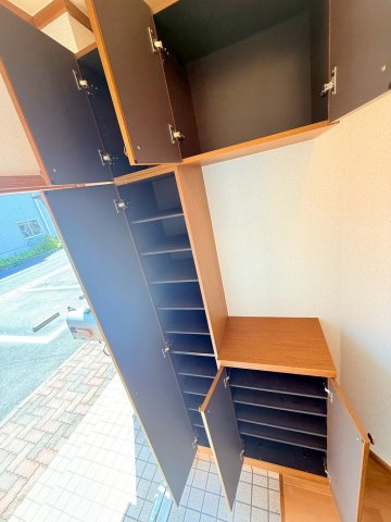 サニーコート六田１の収納