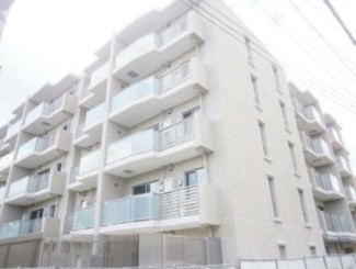【外観】 | 鉄筋コンクリート造のがっちりとした建物。