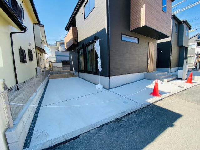 リナージュ／東区若葉第1期／３号棟の駐車場|駐車スペースあり。2台駐車可能。