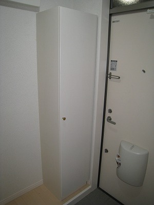 【玄関】 | メゾネット千早 | 別号室の写真になります。現況優先。