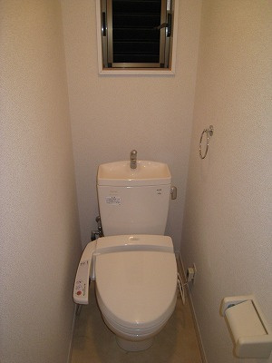 【トイレ】 | メゾネット千早 | 別号室の写真になります。現況優先。