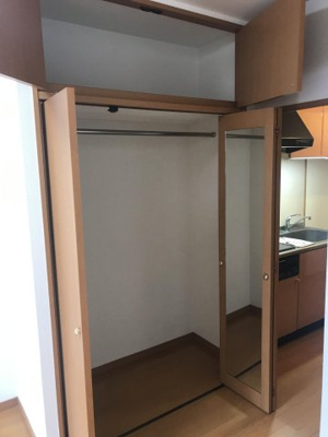 【収納】 | ピュアドームパルトーネ博多 | 別号室の写真になります。現況優先。