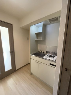 【キッチン】 | グランマコイ井尻 | 別号室の写真になります。現況優先。