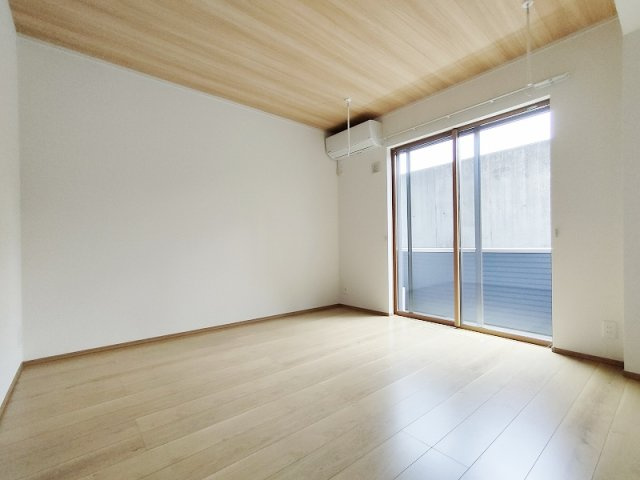 ＷＥＳＴ　ＳＩＤＥ（ウエストサイド）の居間・リビング