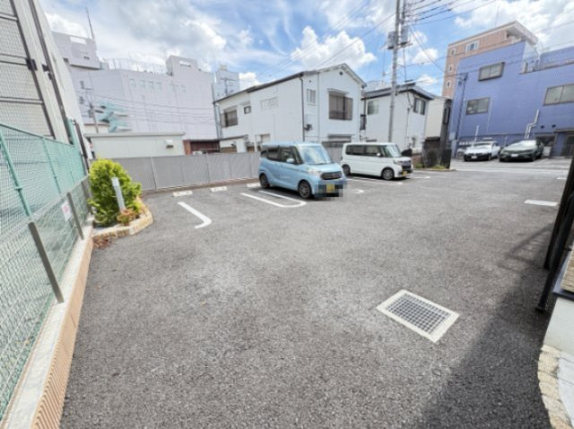 メゾンドヌール山崎Ⅱの駐車場