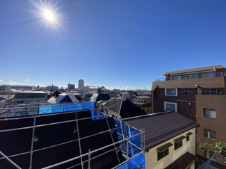 【展望】 | 眼前に広がる空の雄大さと、このお部屋の自慢の一つである「眺望」をご覧ください。毎日、この景色を独り占めできる新生活に夢が広がります。～即日のご見学可能～　お問合せはお気軽にどうぞ。