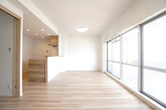 【居間・リビング】 | 【上質リノベ】ローレルコートアネスト宮島口 | 室内（2025年3月22日13：00頃）撮影