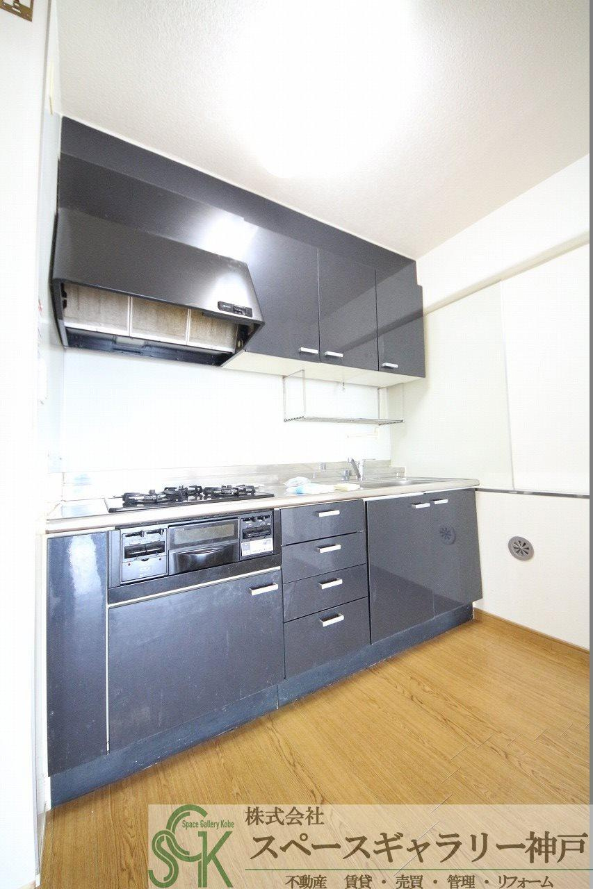ネオコーポ明舞・弐番館のキッチン|※お部屋により仕様が異なる場合があります。