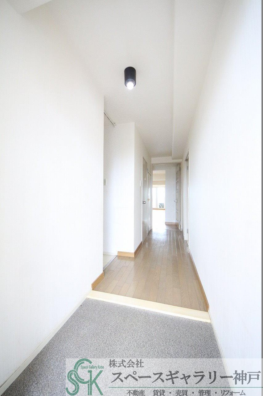 ネオコーポ明舞・弐番館の玄関|※お部屋により仕様が異なる場合があります。