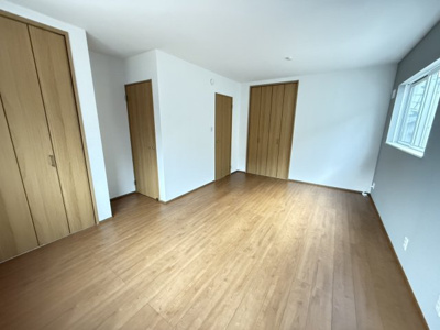 【洋室】 | 八幡2丁目戸建 | 10.2帖