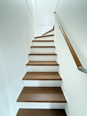 【その他】 | 八幡2丁目戸建 | 階段