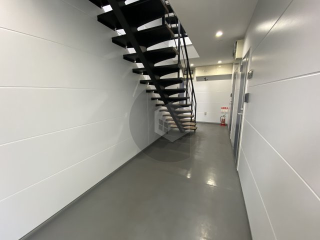 ロックヒルズ高井田元町のロビー