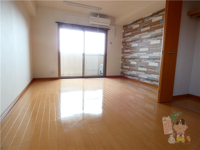 シオン北長瀬の居間・リビング