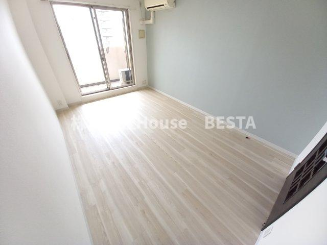 アルファレガロ兵庫の居間・リビング