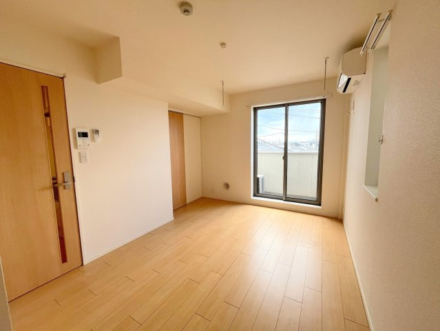 ＡＴステージの居間・リビング|★明るく風通りの良いお部屋です★