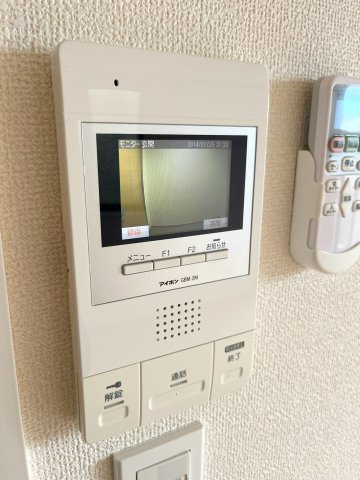 ＡＴステージのセキュリティ|★来訪者の確認ができるモニター付きインターホン★