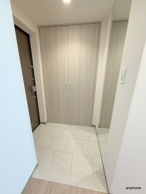 セイワパレス大阪城南　仲介手数料無料の玄関