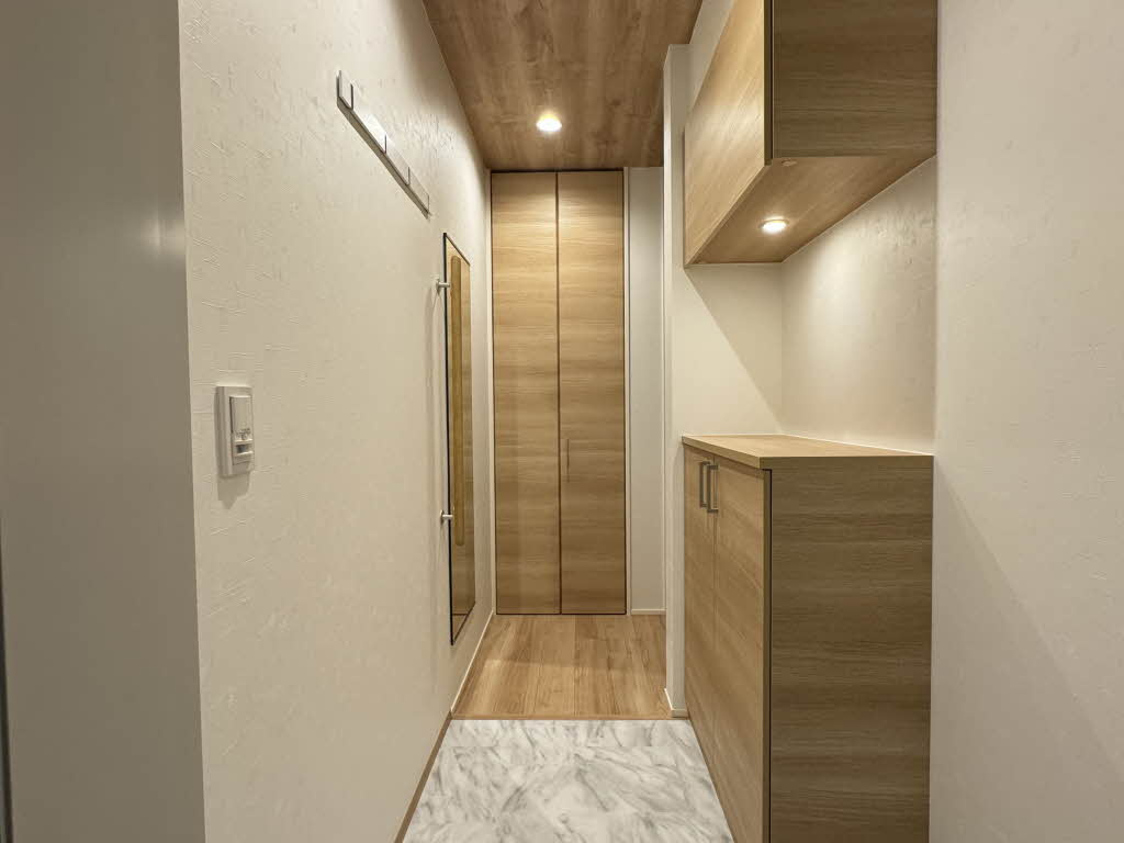 熊本市中央区新町３丁目の賃貸マンションの玄関