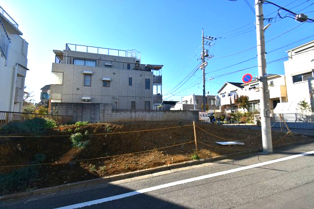 和田1丁目・売地の前面道路含む現地写真