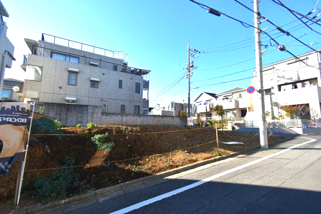 和田1丁目・売地の前面道路含む現地写真