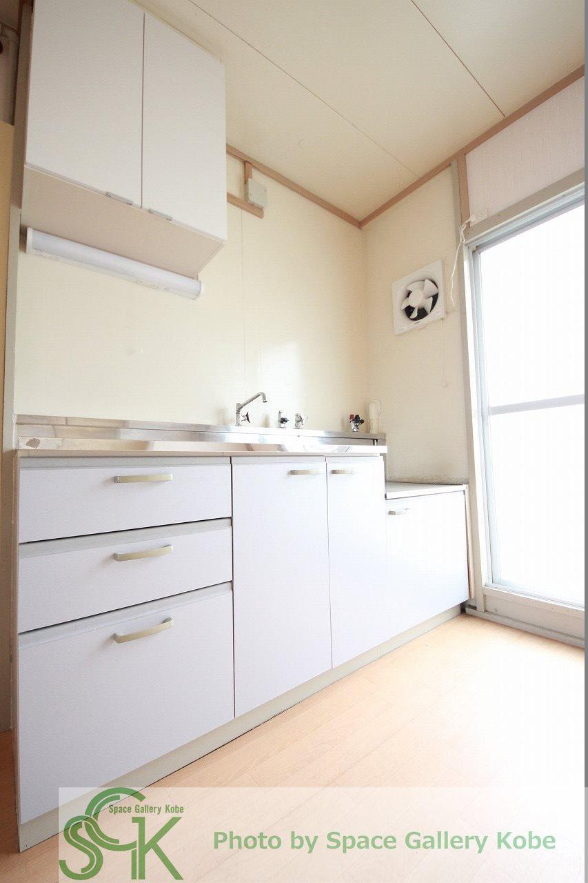 神陵台特別住宅のキッチン|※お部屋により仕様が異なる場合があります。