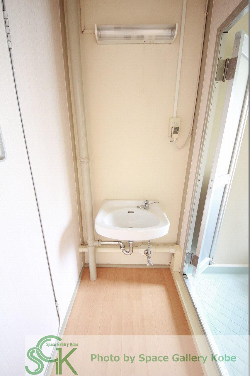 神陵台特別住宅の洗面所|※お部屋により仕様が異なる場合があります。