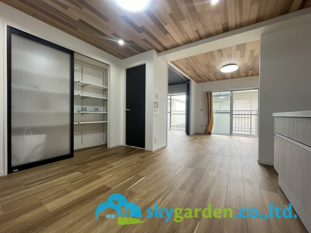 日栄ハイム平塚の居間・リビング