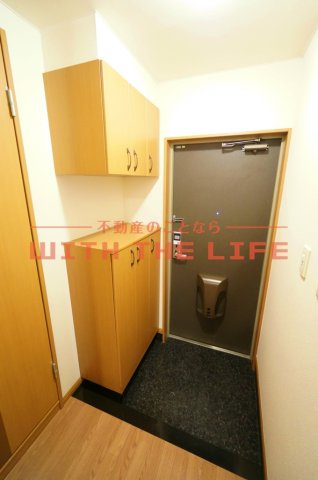 ローズマリーⅡ【10,000円キャッシュバック対象物件】の玄関|ゆったりとした玄関です