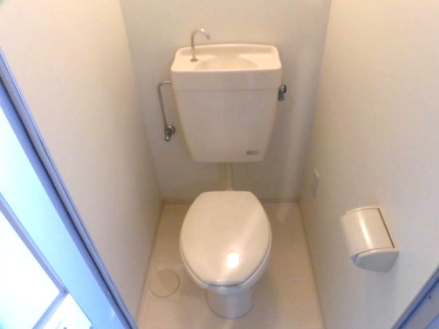 清潔感のあるトイレです