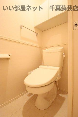 ブリランテAのトイレ|落ち着いた色調のトイレです