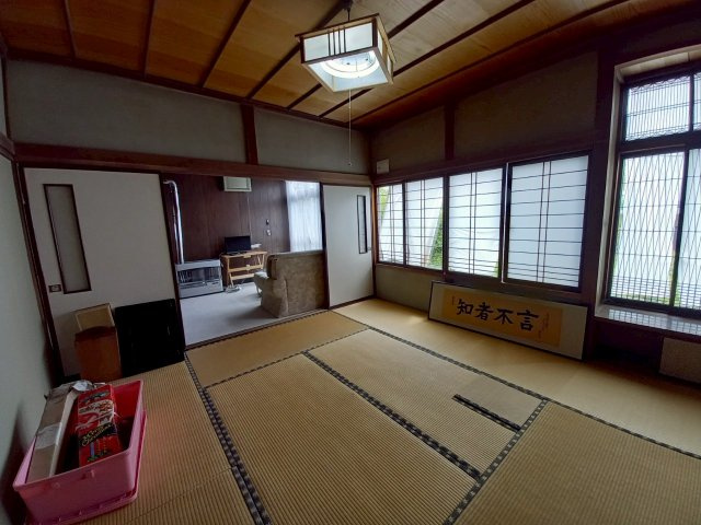 興津2丁目《平屋》リフォーム前提で検討いかがでしょうか♪の和室