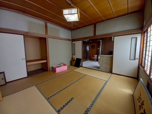 興津2丁目《平屋》リフォーム前提で検討いかがでしょうか♪の和室
