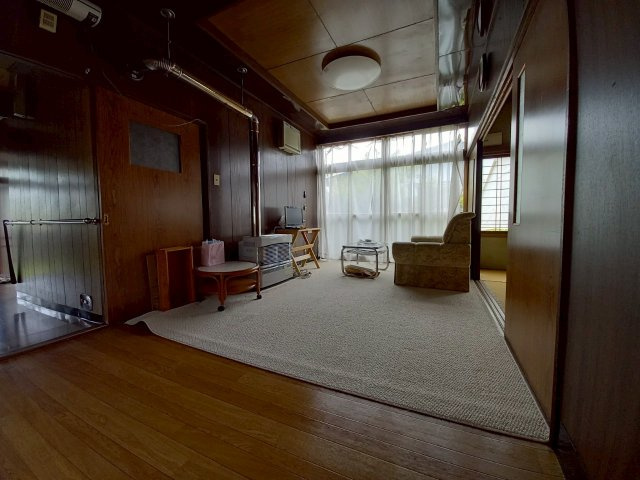 興津2丁目《平屋》リフォーム前提で検討いかがでしょうか♪の居間・リビング