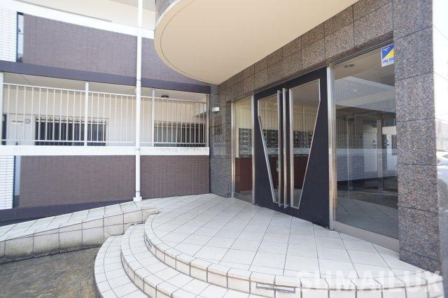 熊本市中央区本山町の賃貸マンションのエントランス