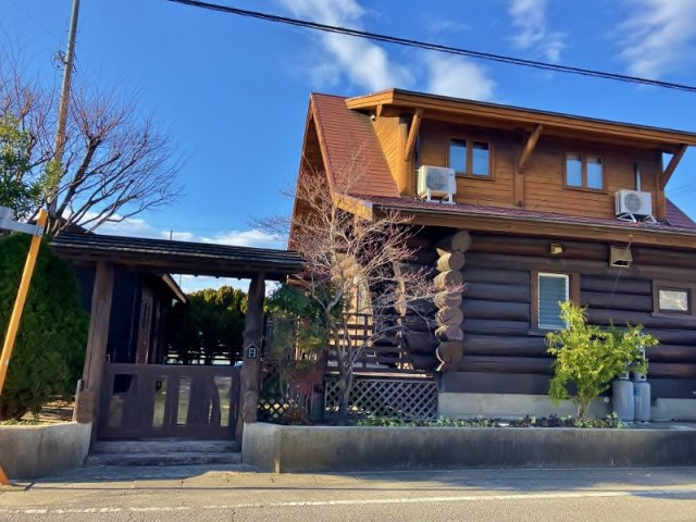 碧南市権現町　中古住宅（ログハウス）の外観