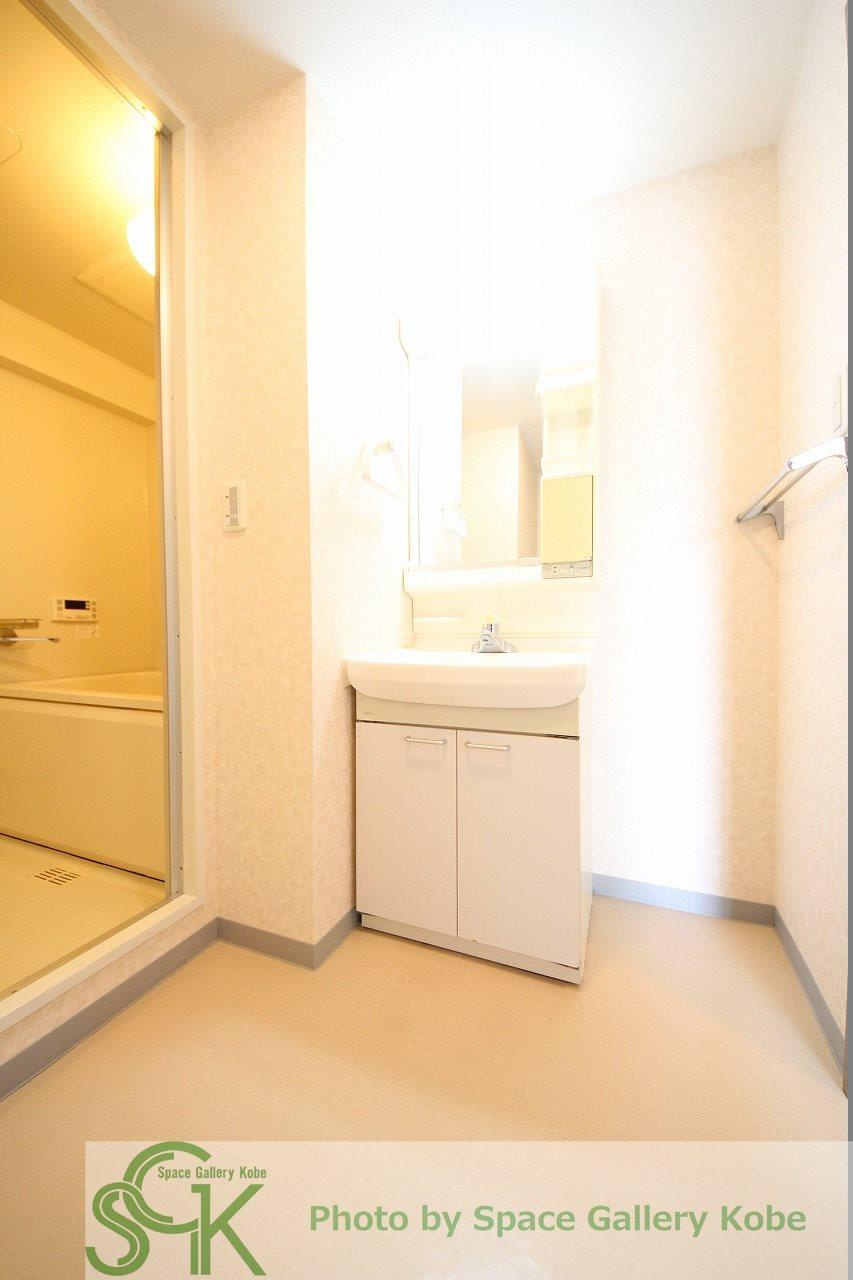 井吹東シティコートの洗面所|※お部屋により仕様が異なる可能性があります。