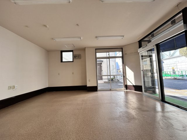 土方店舗（定期借家契約物件）の内装