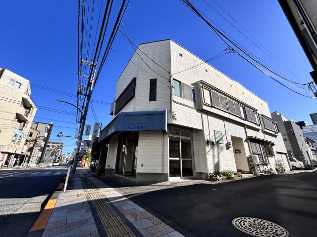 土方店舗の外観